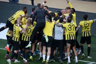 Καταιγιστική, καθηλωτική, απλά ΑΕΚ